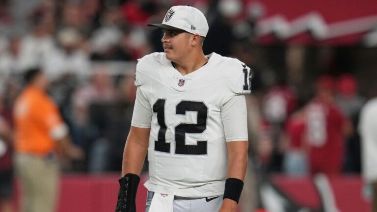 Raiders QB Aidan O'Connell suffers with a wrist fracture and is expected in 6-8 weeks