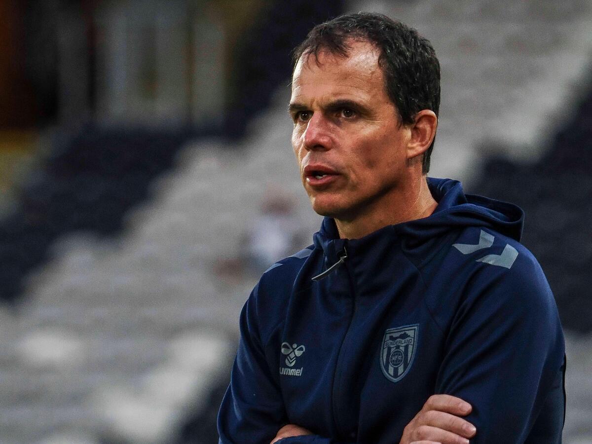 Sunderland boss Le Bris signs contract to 2028