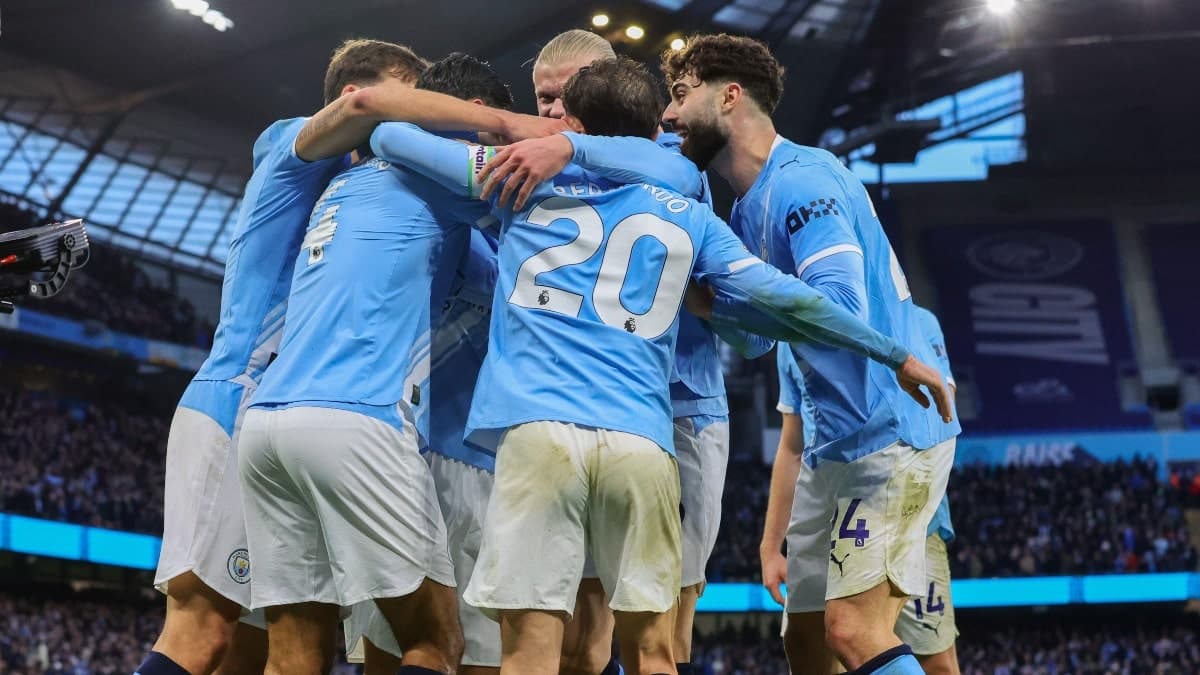 Line-ups confirmed for huge Premier League clash